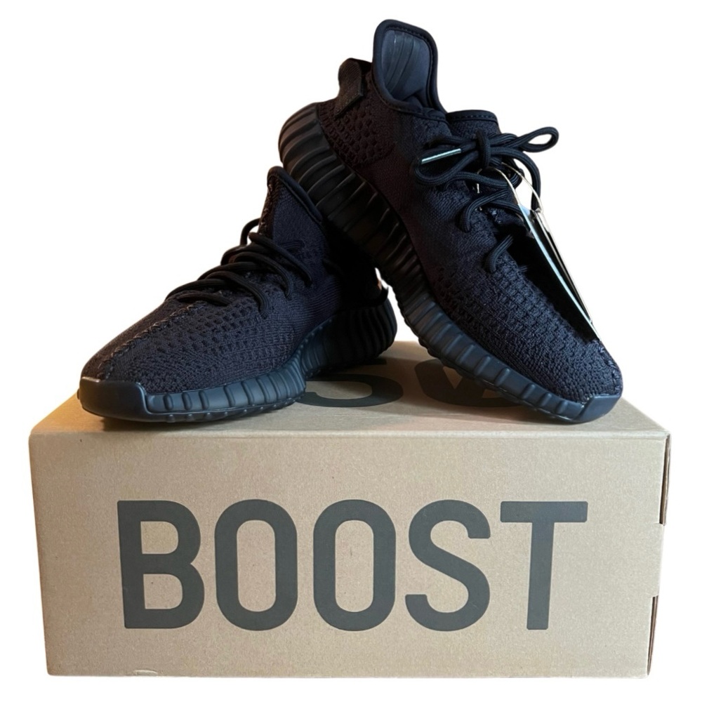 adidas | NWT Yeezy Boost 350 V2 'Onyx' - M Size 7 / W Size 8